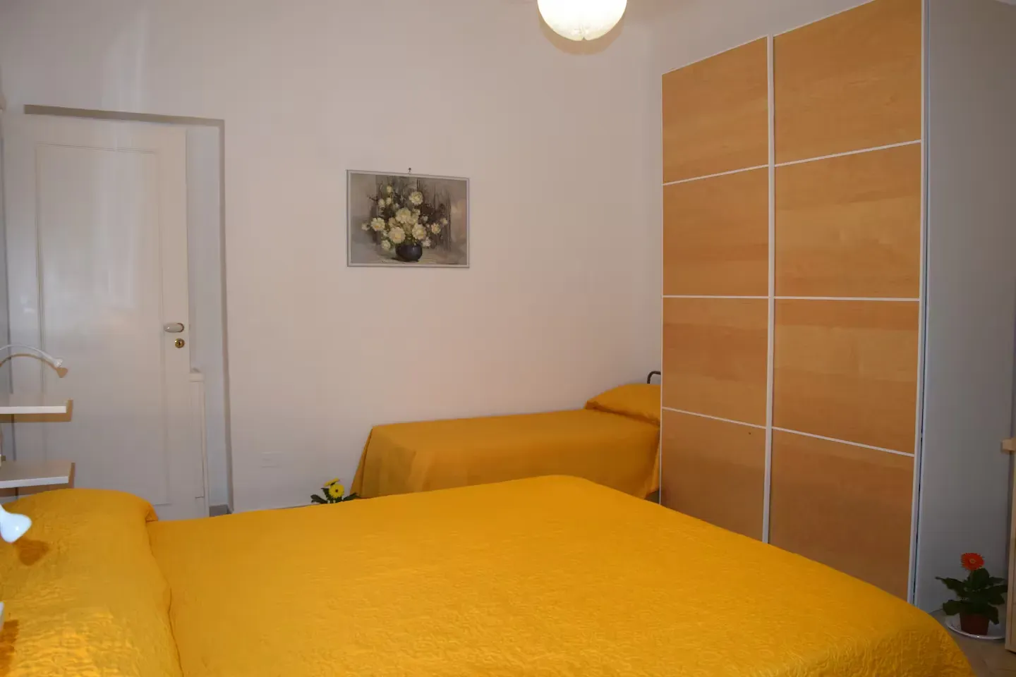 Yellow Room – detail