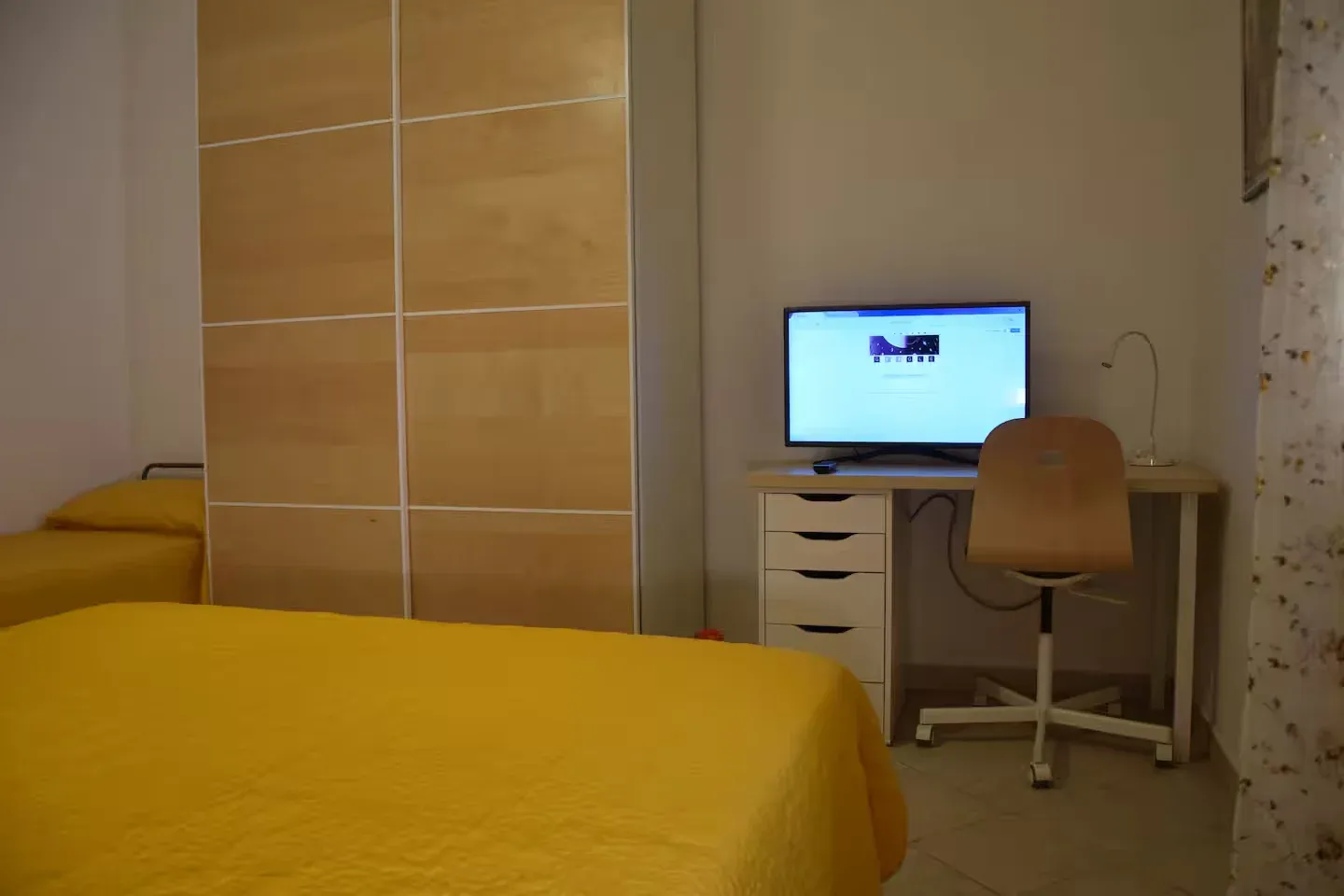 Yellow Room – wardrobe